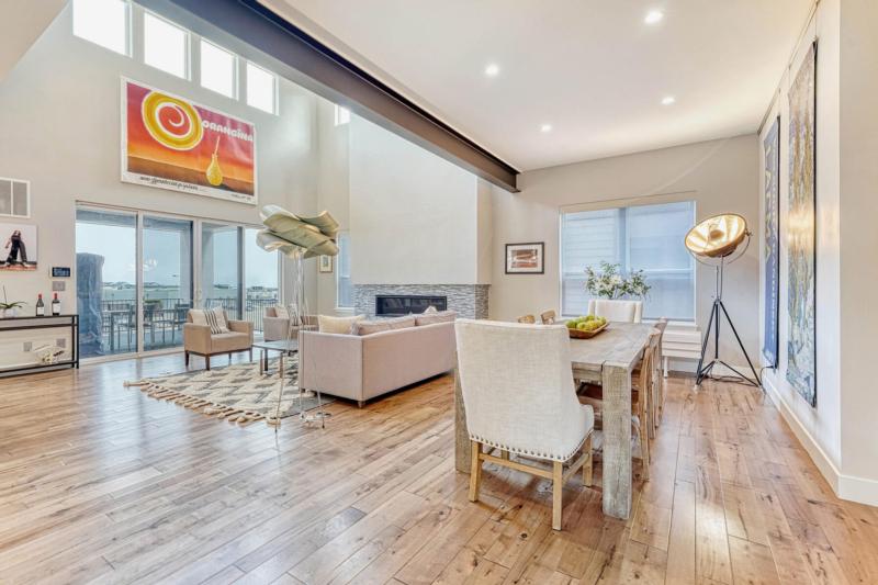CorkenCo's tweet photo. For Sale- Lone Tree- 10103 Bellwether Ln is a 3 level, 4 b/3.5 ba, with jaw-dropping mountain views backs to open space. The upper level loft overlooks the great room and mountain views at https://t.co/1OC86aofq9 #lonetreecolorado #coloradoluxuryhome #luxuryrealestate #realestate https://t.co/v7YbRuJxLK
