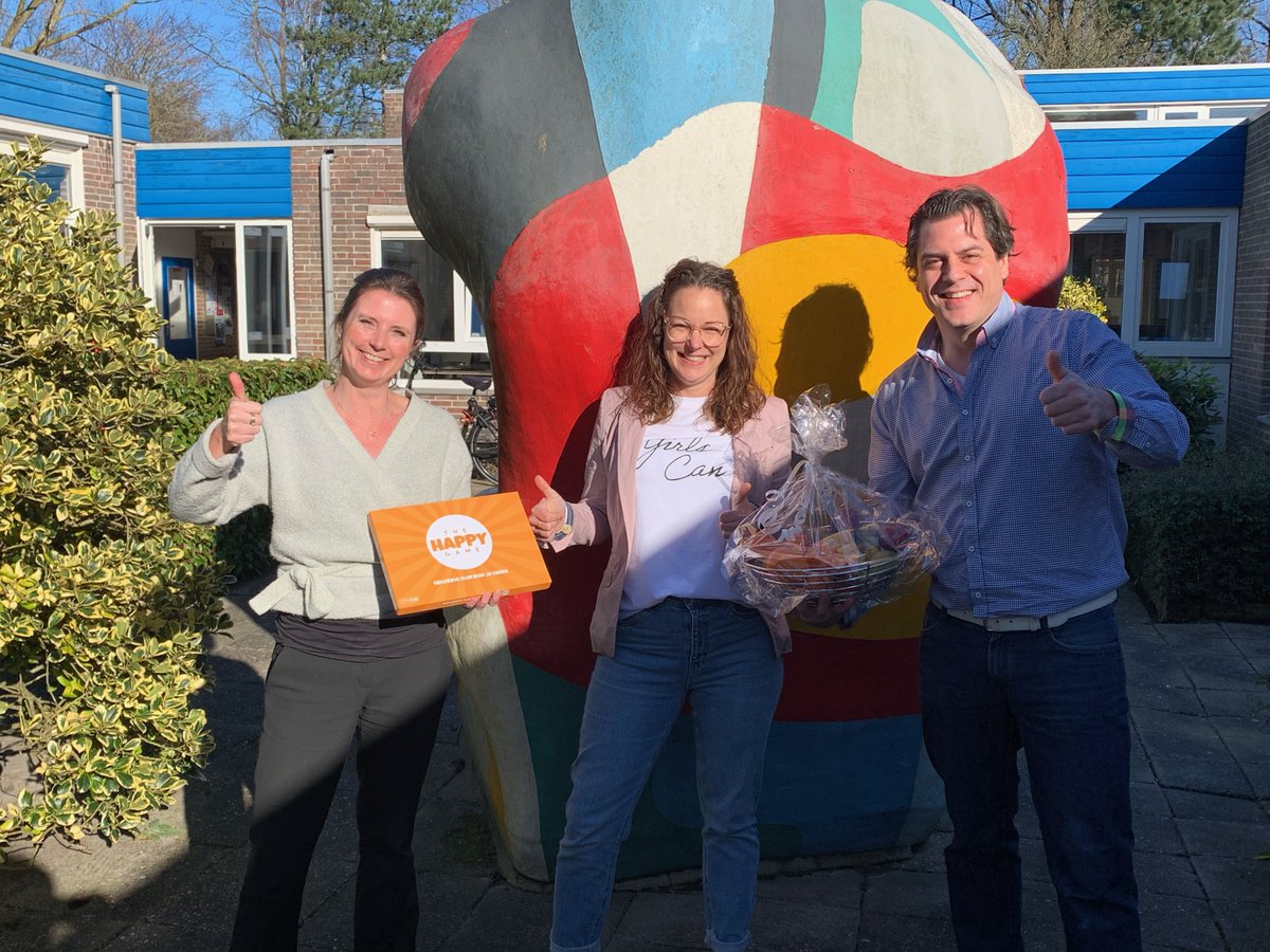 Afgelopen zaterdag was dé internationale dag van het geluk. Daarom mochten wij de dag ervoor Expertisecluster Nexus verblijden met het gloednieuwe spel <a href="/The_HappyGame/">The Happy Game, Gelukkig zijn kun je leren!</a>. Dit als onderdeel van onze speciale <a href="/schoolfruit/">Schoolfruit.nl</a> actie! #geluk #gezond #toekomst