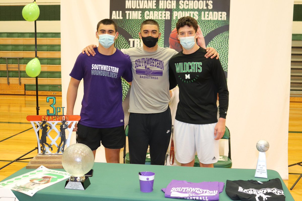 attack_bb's tweet photo. Congratulations to @_treyabasolo for his commitment to Southwestern College!!  Young man with high basketball IQ and ALOT of talent! https://t.co/XE4qeIItBF