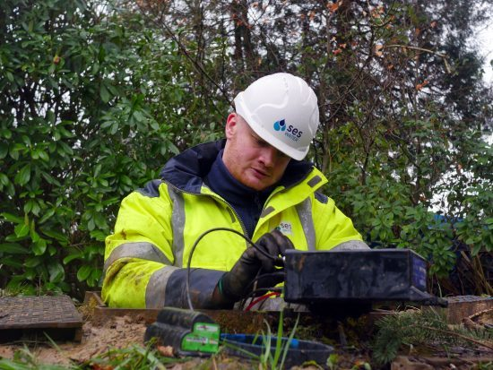 P_Chrysospathis's tweet photo. How can the #UK reduce #water waste? @SESWater worked with @VodafoneUKBiz on an #IoT solution that allows them to quickly detect leaks underground. Here's how it works: https://t.co/gJKCRhoYXW https://t.co/EI1NP1iMmB