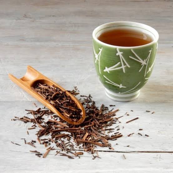 iogtea's tweet photo. The craft &amp; science of tea.

Hoji Cha is one of the very high roast teas in the world of teas.
200 C+.
Its like the coffee of teas.

Join iogtea club and tea appreciation sessions.

Know tea.
Taste tea.
Enjoy tea. https://t.co/vA3tTmU4j0