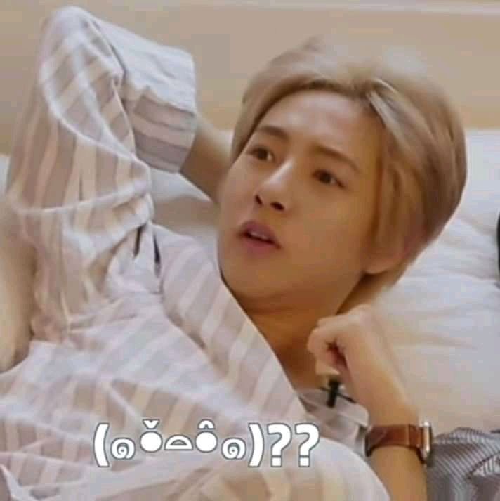 heejiynt's tweet photo. hai manusia aneh, iya kamu, kamu yang aku tag. ( AHAY AKU SOSWIT SKLI ) alias renjun jelek, hepibidi orang tua, akhirnya km tua ya friend, tdk bosan kah mnjadi andergron? 😱. aku bike sekali mau sj mengucapkan hepibidi kepada mu friend, anw semoga karirmu bagus ya kedepannya– https://t.co/QIW2ngW0T7