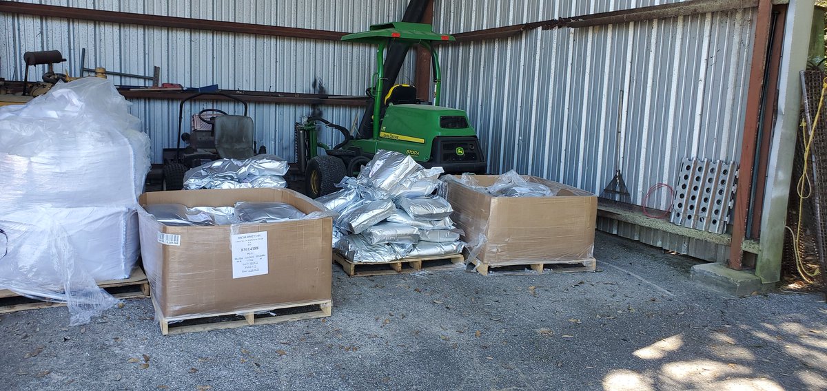 SeigleBill's tweet photo. The product was dropped off to do a 160 acres of Fipronil slit injection tomorrow at Eglin Golf Course. ⛳
@fisoutdoor #nomolecrickets
#FISOUTDOOR https://t.co/RSanFcJIts