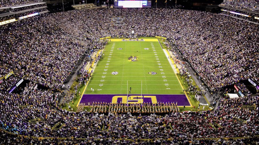 After a great talk with @CoachBeltonLSU I am blessed to say i have received an offer from Louisiana State University #GoTigers💜💛