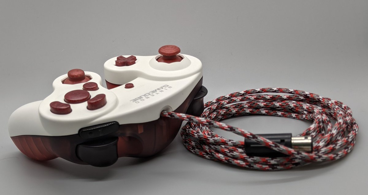 MeleedyMods's tweet image. ✨GIVEAWAY✨
In celebration of reaching 500 followers I'm giving away this controller!
To enter retweet &amp;amp; follow @MeleedyMods

Winner will be picked on April 11th

This controller features
sticks from @CSS_Kief 
A tinted back shell by @CrystalCactusAZ