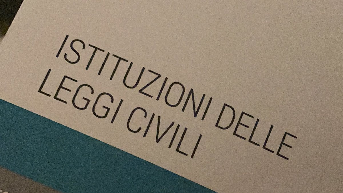 flawlesslymad's tweet photo. Se esistesse la macchina del tempo penso che in questo momento mi apparirebbe davanti la me del 31 maggio, mi darebbe uno schiaffo e urlerebbe:
“COMINCIA A STUDIARE” https://t.co/W7UPajRCHv