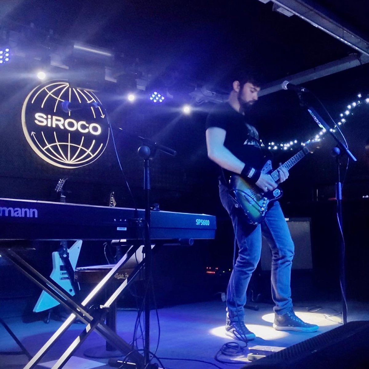 Guille_SalasM's tweet photo. 🎸🎹🎤About yesterday 🔙💙
#GSLive @SirocoSala
📷 by: @javimgol & Javi Martínez. https://t.co/A5EnIe5gho