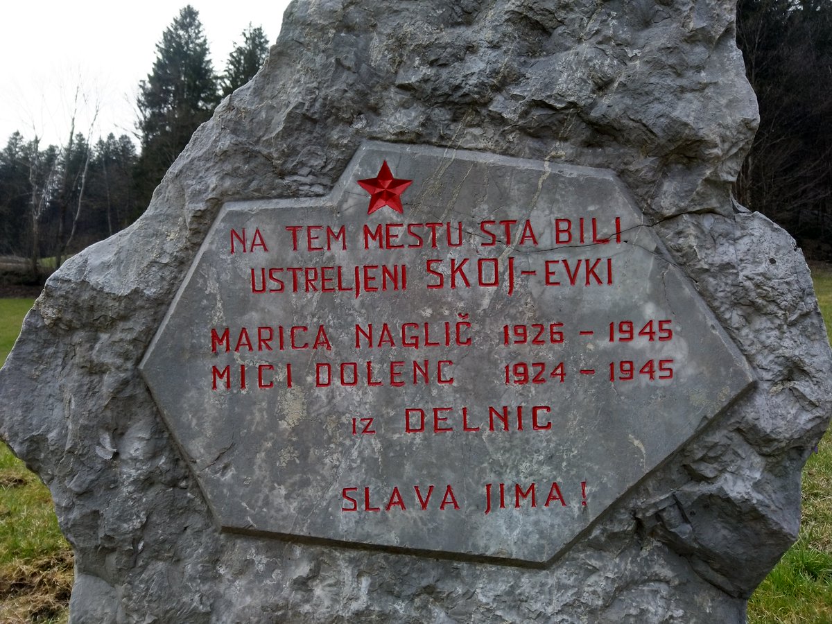 Zvezaborcev_NOB's tweet photo. Včeraj so se predstavniki naše mladinske organizacije v Podobenem poklonili ustreljenima SKOJ-evkama Marica Naglič in Mici Dolenc  iz Delnic. 

SLAVA JIMA! 

#MNOB

❦❦❦ 

#Bratstvo #Tovarištvo #Enotnost 

❦❦❦ 

#80LetOF 

✊ #Upor #Zmaga #Svoboda 🇸🇮

❦❦❦ 

#Slovenija https://t.co/o2OEqLowKd