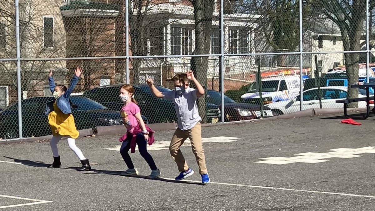 colls_hablark5's tweet photo. Great day for a little competition during our break! #colledu #Garfield #CollArts https://t.co/q42onGUlMT