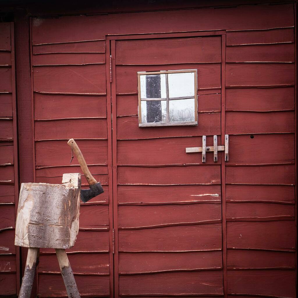 New workshop time. If you have any land, live in north Wales and fancy a low-impact green woodworking business as part of your diverse income from your land, get in touch. At the start of this year I decided it was time to take this ‘Whittlings’ thing re… instagr.am/p/CMurA-RjeM3/