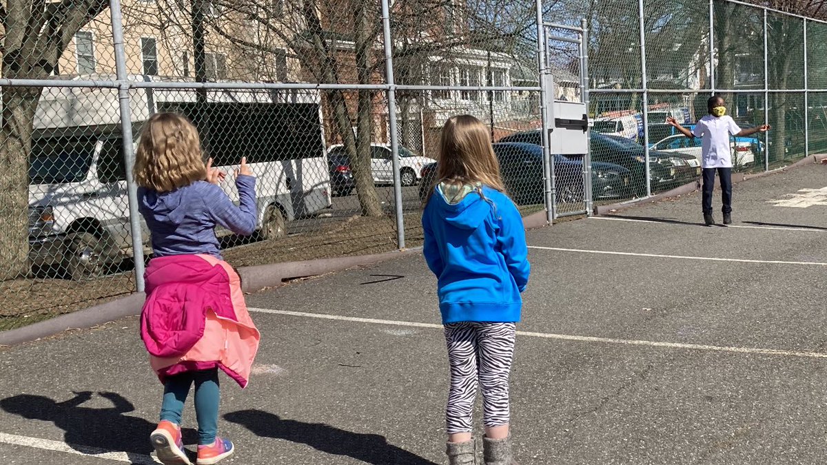 colls_hablark5's tweet photo. Great day for a little competition during our break! #colledu #Garfield #CollArts https://t.co/q42onGUlMT
