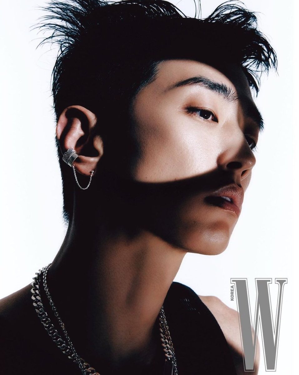 KPOPFlLES's tweet photo. Gray for W Korea https://t.co/neBfJQEFHz