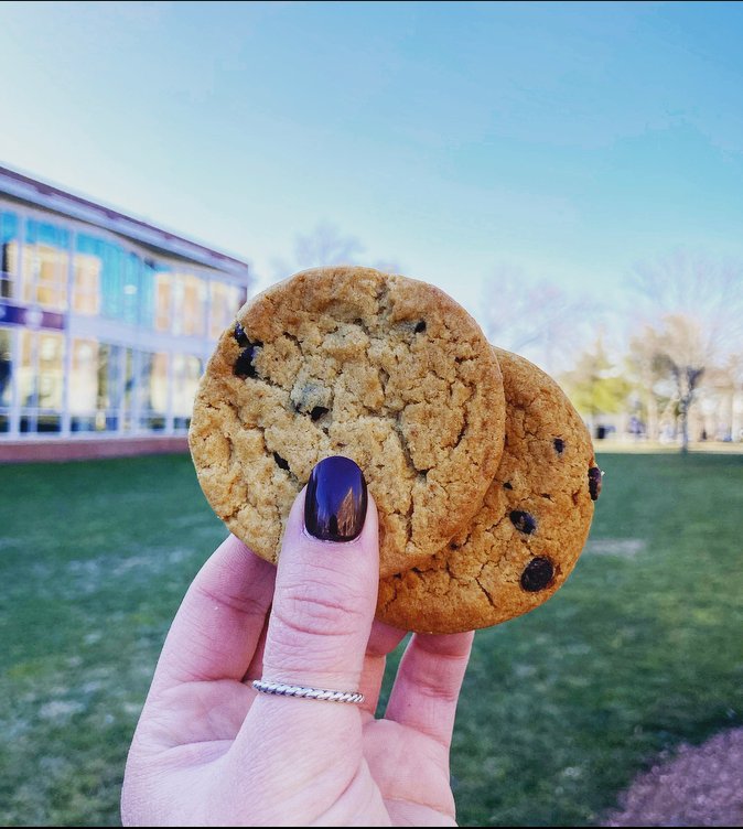 MerrimackDining's tweet photo. Love our cookies? 

Treat your family, friends or yourself to 18 sugar or chocolate chip cookies for just $8.99.

Available at the Warrior's Den and on the Bite app now. https://t.co/0n7ztQoNnr