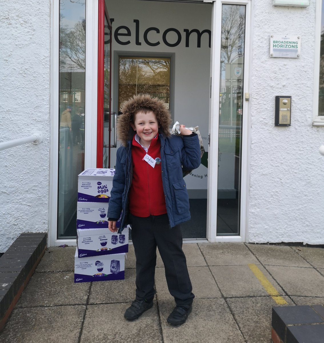 kelsangel's tweet photo. Charlie delievered 40 Easter Eggs to @RockinghamPri on behalf of the all governors for each member of staff. We believe they are truly Egg-cellent! they have & continue to achieve so much @DRETnews @Stuart_Burns15 #myacsteamisthebest #CoG #DRET #RockinghamRocks #rockinghamprimary https://t.co/WWAD5PVkVl