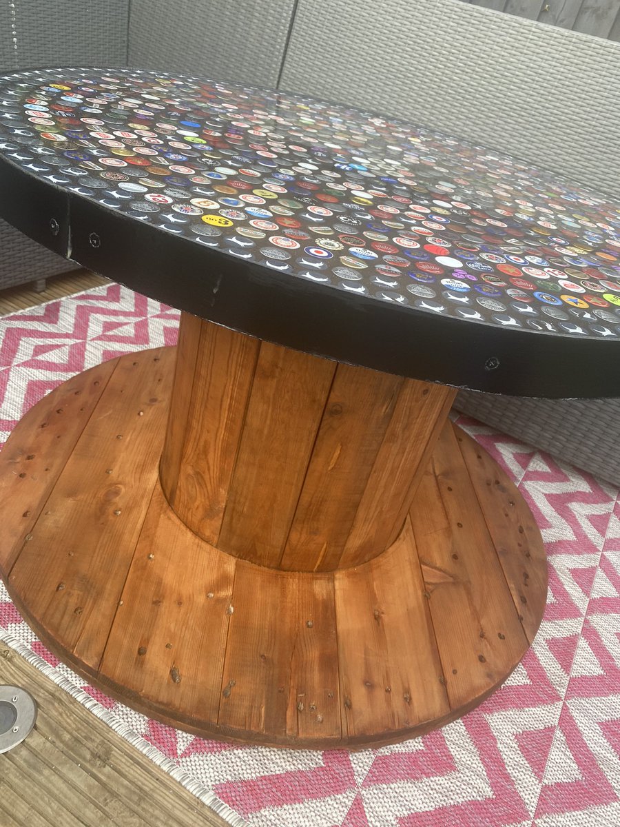hayley76025569's tweet photo. Finished I love it can’t wait for summer ☀️ #bottletoptable #homemade #newproject https://t.co/ZpfGhF3I5d