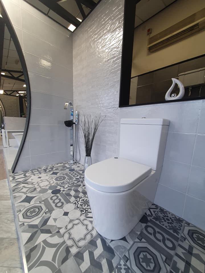 PorcelCeram's tweet photo. ***DIRECTOR'S DEAL*** 

Alaska Ice Blanco and Alaska Brick Blanco 750x250 40% off Retail price!!! 

Now from as little as £15.48 per sq mtr.  #tile #tileshowroom #interiordesign #interiors #bathroom #kitchen

https://t.co/vn8JDzuMBh https://t.co/cppqzQPNCF