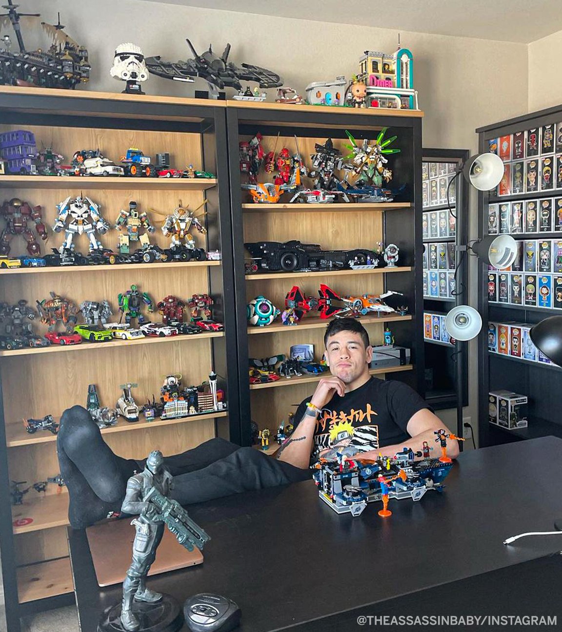 Espn Mma On Twitter Before Ufc 256 Brandon Moreno Told Arielhelwani He Needed To Become Champion So He Could Buy A New House That Would Fit All His Collectibles Now We See