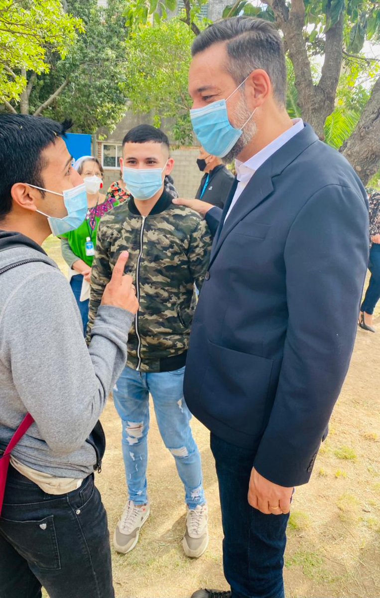 Agustin3766's tweet photo. Emotivo acto en la semana de la Memoria , puesta en valor de la plaza Wenseslao Vera del Barrio Obras Sanitarias , se lo recordo a quien fue desaparecido en 1976 como sindicalista a los 28 años . Con 30000 compañeros desaparecidos presente ahora y siempre . https://t.co/0KlfdI7Lfr
