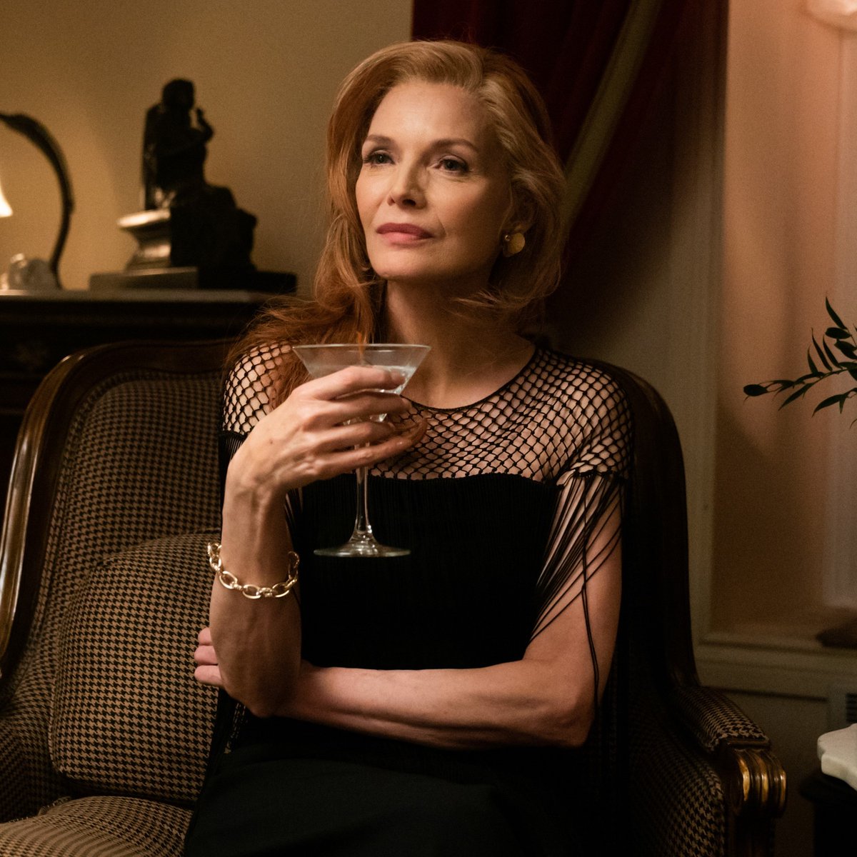 sonyclassics's tweet photo. Frances Price is impossibly glamorous, confident, and more than a handful of drama. 🐈‍⬛ See Michelle Pfeiffer as Frances in FRENCH EXIT - In Theaters Nationwide April 2! https://t.co/X1CYQant8f
