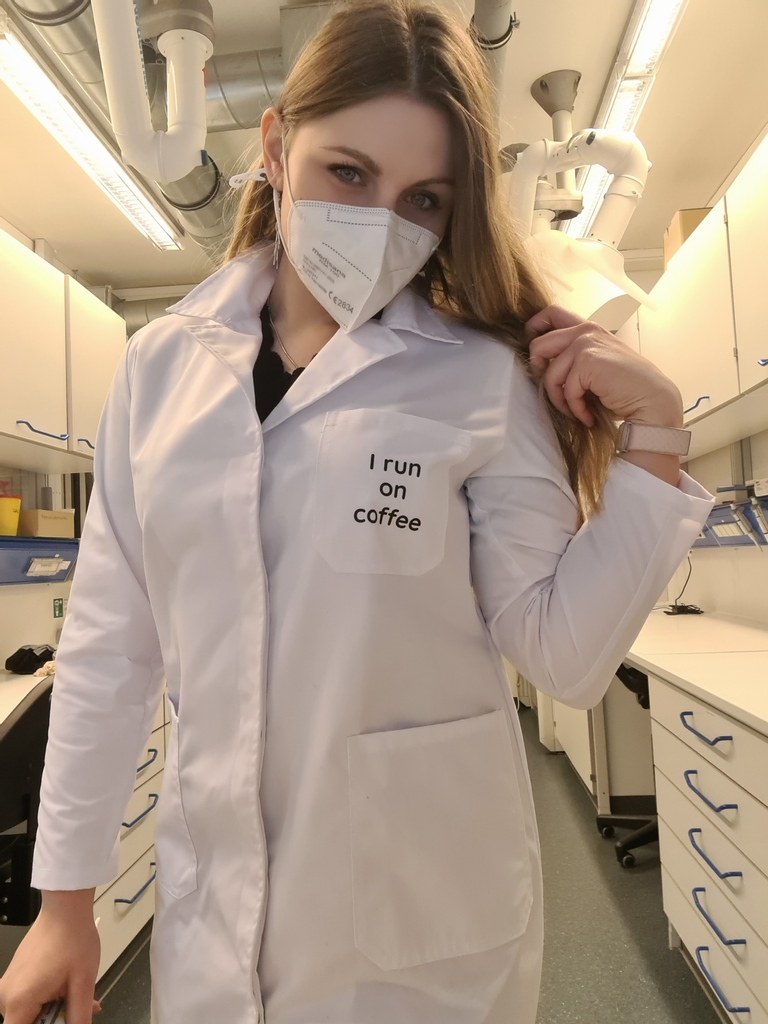 Jessis_science's tweet photo. #Fish have feelings and one of them is love. 
❤️
Yes exactly, fish can love and this is especially seen in monagamous fish like the confict Cichlid. These fish get very grumpy and depressed when they lose their partners.

#sciencefact #PhDlife #scienceblogger #scicom #DYK https://t.co/bPXaZhltPd