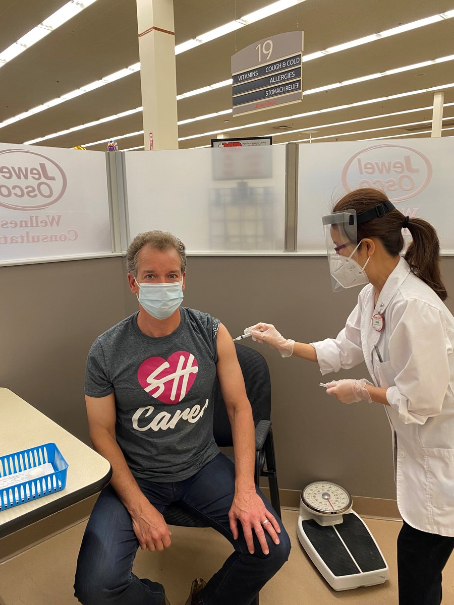 schoolhealth's tweet image. Our President and Chief People Officer, @schoolhealthguy and @susanrogers719, received their vaccines. Thank you to all the medical and science professionals who continue to work hard to keep our communities healthy and help us return to normal!