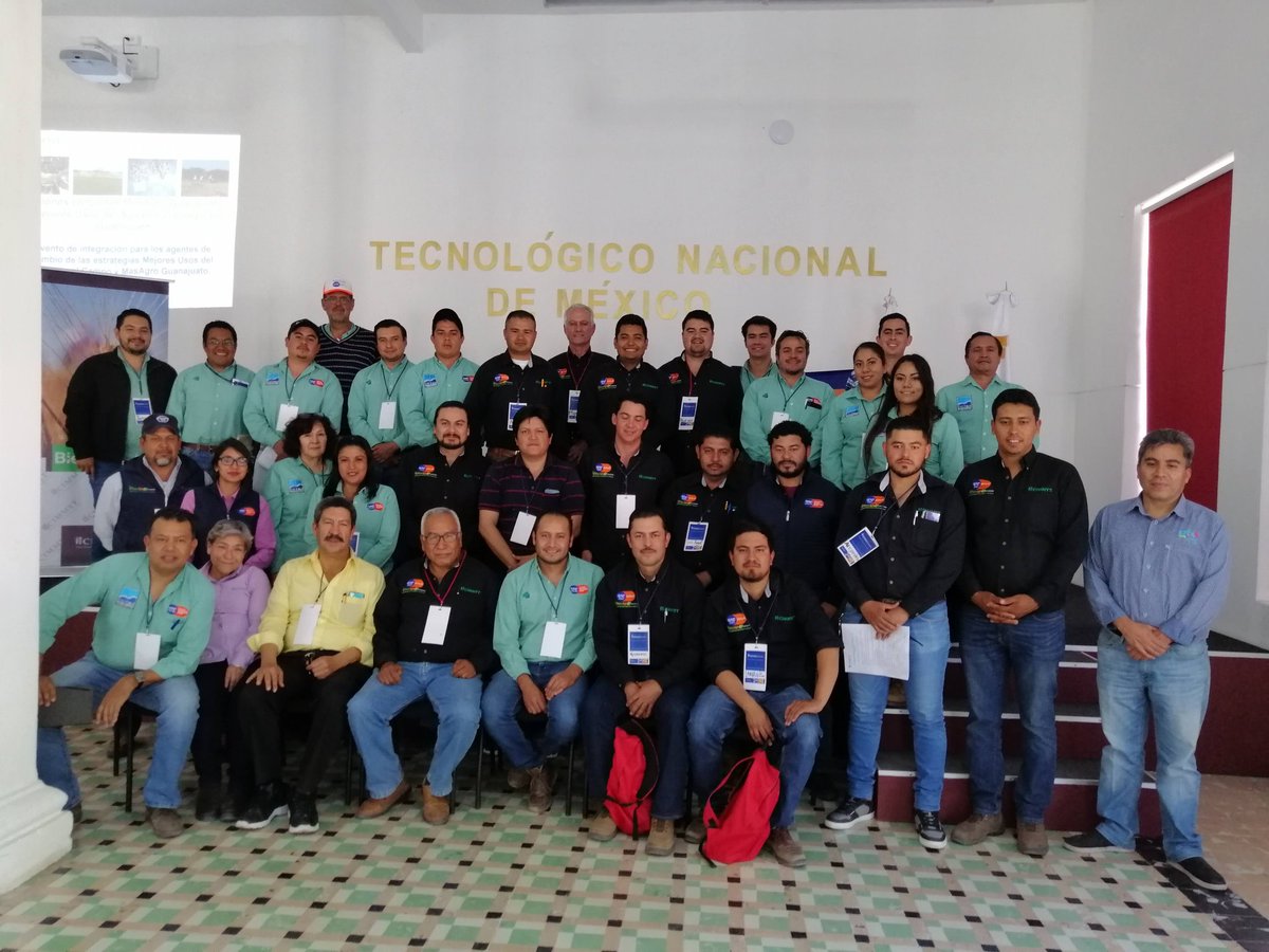 DesdeGto's tweet photo. En el #DiaMundialDelAgua, reconozco el importante papel de los agentes @MUAC_GTO y @MasAgroGto, ambos fomentando innovaciones qué permiten hacer un uso más eficiente del agua en la #agricultura guanajuatense.

@SDAyR_GTO @ACCIMMYT @pepegmichel @EItzelFlores @chelyds22 @ErickOH_AC https://t.co/cAAuLMAUuW