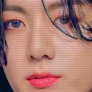 THEJKLIPS's tweet photo. if prettiest human doesn't exist, then why jungkook https://t.co/yb4FaLFhqH