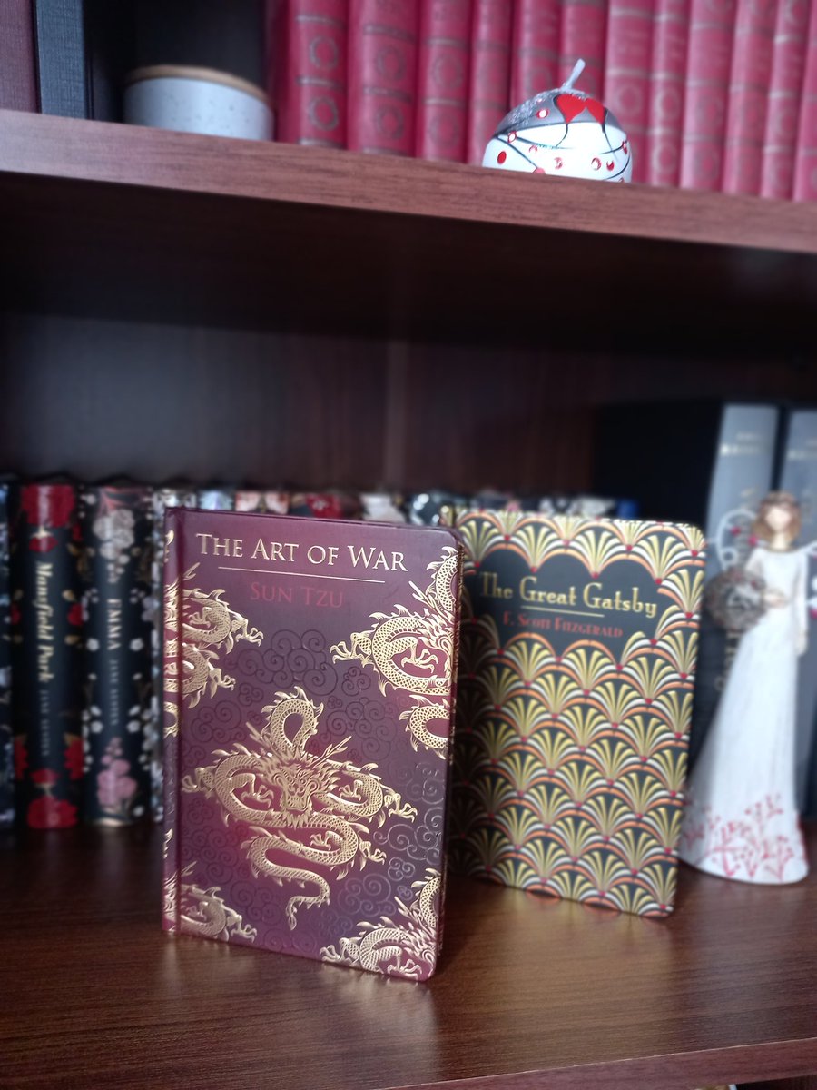 AlenkaofBohemia's tweet photo. New additions #BookTwitter #chilternclassics https://t.co/xyL0tYdpFY