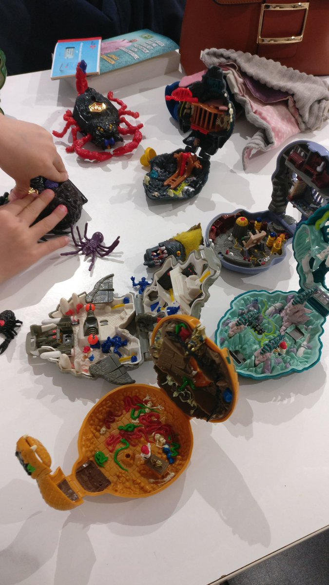 maeliggohin's tweet photo. Qui a connu les #MightyMax ? Les #Polypocket orientés garçons, dans les années 90 😅
J'ai fait un peu d'archéologie ce week end https://t.co/k87CYOpNbc