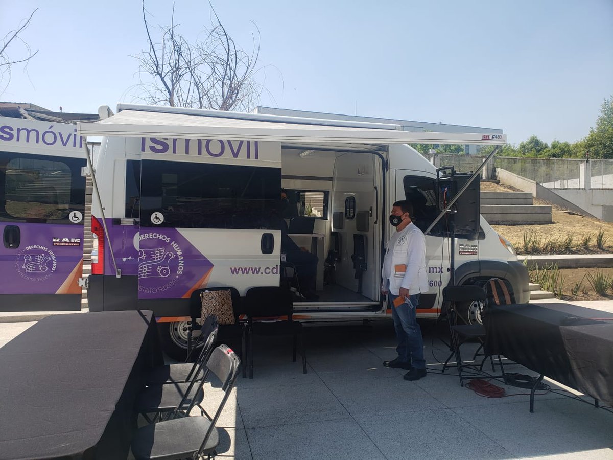 AlcCuauhtemocMx's tweet photo. El #Ombudsmóvil de la @CDHCMX ya se encuentra en la 📍Plaza Tlaxcoaque. ¡Acércate si necesitas asesoría jurídica, mediación de conflictos y ordenamiento territorial en materia de #DerechosHumanos! 

Te esperamos hasta las 16:00 h. ⏰ https://t.co/GEbfL3GTDc