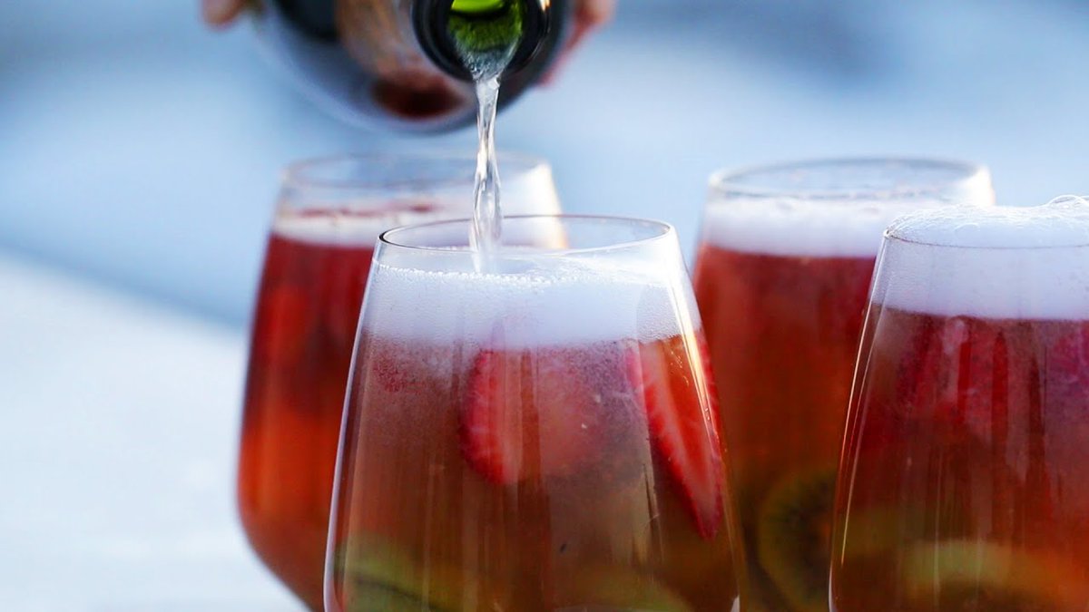 WineRacksMarcus's tweet photo. Spring has officially begun. Are you looking to pair cold, fresh fruit?Then try Kiwis and Strawberries with a Sparkling Wine or Pinot Noir. #WineRacksByMarcus #SpringWines #Refreshing #FruitPairing #PinotNoir #SparklingWine #Kiwis #Strawberries #Spring https://t.co/Kuybm1ekqe