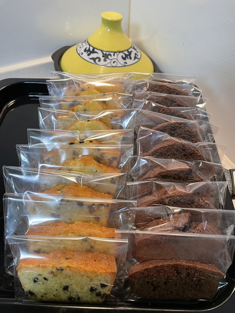 boningendiary's tweet photo. 左:#チョコチップケーキ
右:#ココアケーキ
#chocolatechipcake
#cocoacake
#poundcakes
#handmade
#handmadecakes
#パウンドケーキ
#手作り
#ハンドメイド
#ハンドメイドケーキ
#バレンタイン
#大遅刻バレンタイン
#バレンタイン狂騒曲第214番
#ValentinesDay
#valentinesday2021
#きちやまきちこ。 https://t.co/gl1bLaWsJU