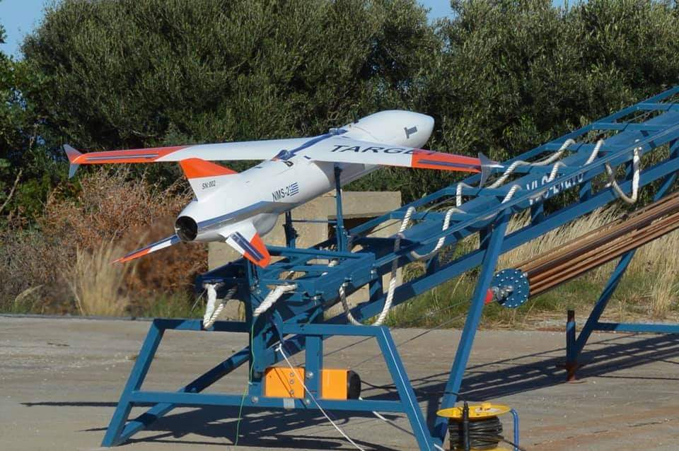 landingsgr's tweet photo. #MadeinGreece @Aether_Aero NMS2 s/n 002 #HighPerformance #targeting #drone seen before been launched for certification flight test from VLS Bravo launcher at #NAMFI #Crete.
#uav #uavdrone #uavnews https://t.co/KR0z2NyxOG