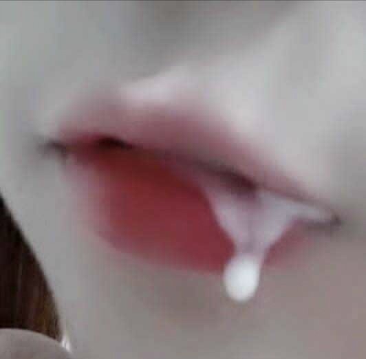 mYhlMhO2qRGdTuB's tweet photo. 有无色的表情包分享的，露点不露点均可#比心#表情包#色情#奶子 https://t.co/mepApiSSY7
