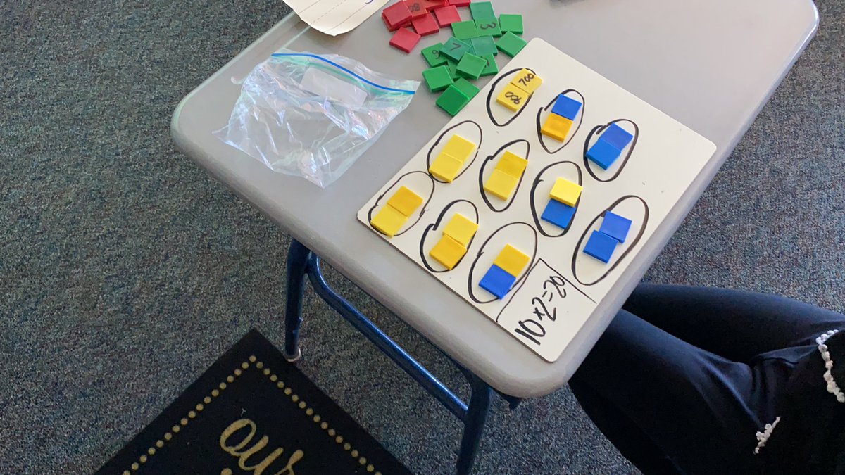 aaronmoon452's tweet photo. Day #2 of division modeling with Cohort A! “Creativity is a piece of the mind telling you to think uniquely and individually”-Aaron Moon #LNES https://t.co/3hWNzb8Jwq