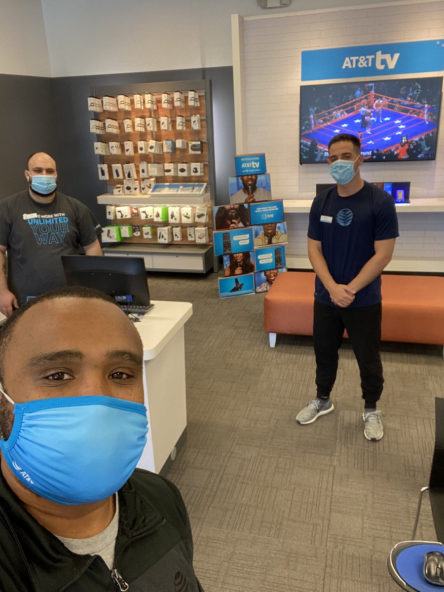 Shout out the Warren MMS Store with 15 Voice CRU Lines closed and shout out to are CSE <a href="/WalegaMatt/">matt walega</a> always supporting us. #weAreGlm @theeastregion <a href="/GreaterLakesMkt/">Greater Lakes Market 🌊</a> <a href="/DemetrusHayes1/">Demetrus Hayes</a> <a href="/TomMonahan10/">Tom Monahan</a>