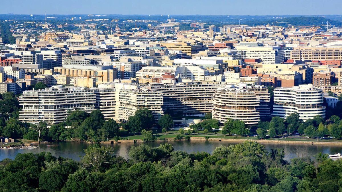 TheOnion's tweet photo. Pros And Cons Of D.C. Statehood https://t.co/vLQ70JAH3v https://t.co/lZ5Vl25Wzs