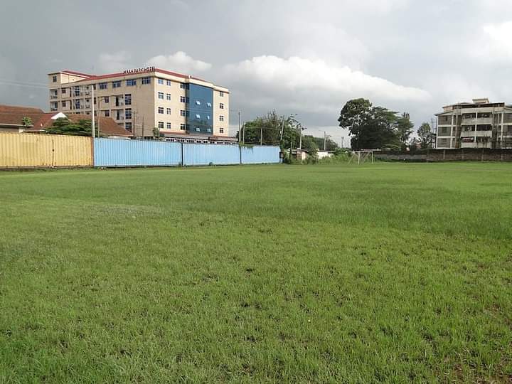 Gogo_Boys_FC's tweet photo. Vile Home ground yetu Woodley Stadium iko under Renovation tutakuwa tunatumia Ligi Ndogo Grounds Kama Home Ground yetu.
Alternative Grounds itakuwa Kilimani Primary School.
#hiluhilu
#IAmGogo
Tupatane pale Instagram ๐๐
https://t.co/zXgzQgtHFd https://t.co/AcihnUUQx7