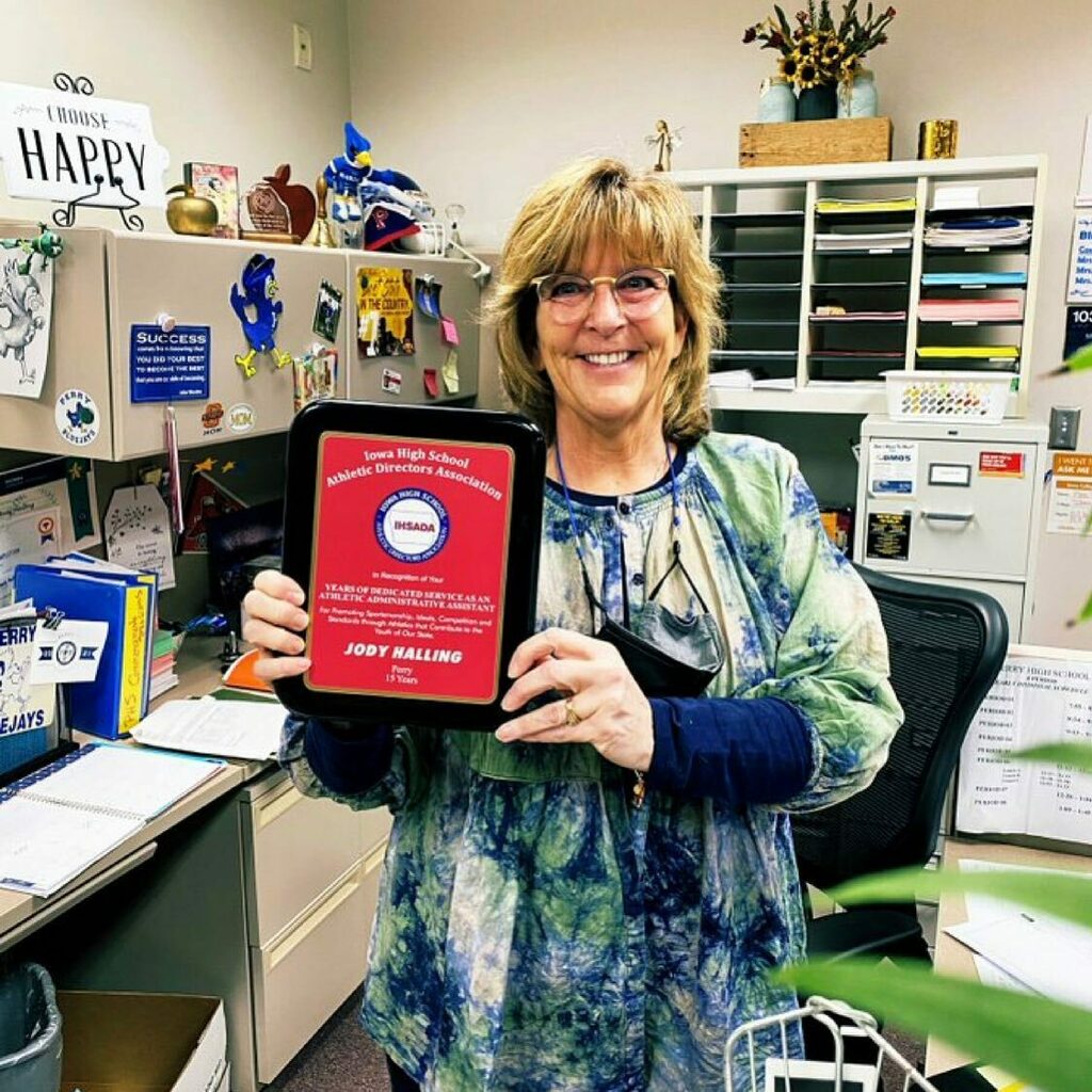The_Bluejay_Way's tweet photo. PCSD Student Activities Department Administrative Assistant Jody Halling. Thank you for your service to our students, staff, and community. #TheBluejayWay #ToLeadIsToServe https://t.co/B9cqBoM8AY https://t.co/U45DePW7IM