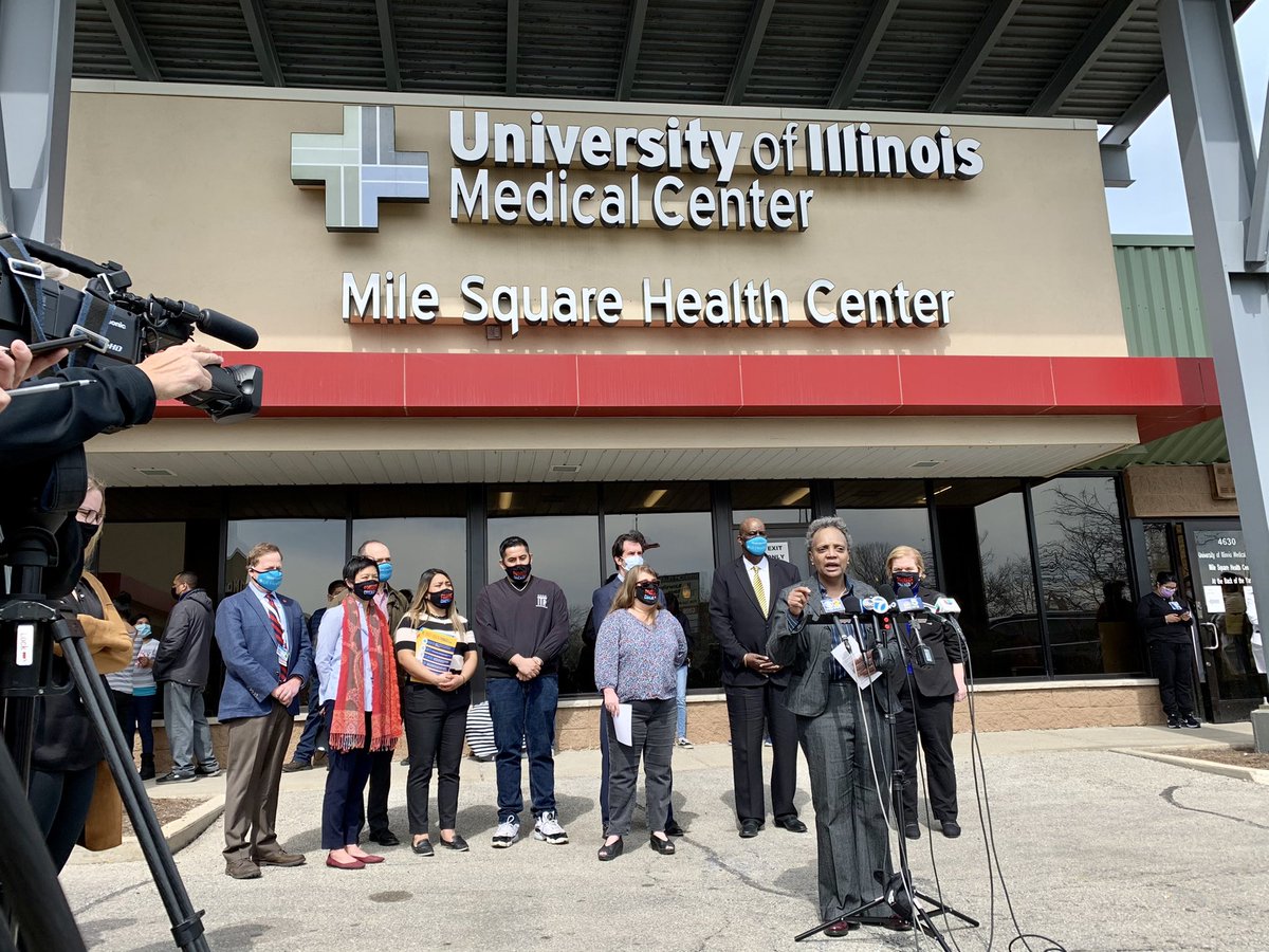 MSaavedraTV's tweet photo. In Back of the Yards, @chicagosmayor says she’s happy to report 50% of vaccine that’s going out is being put in the arms of Black and brown Chicagoans. This clinic is vaccinating neighbors as part of the Protect Chicago Plus program. @cbschicago https://t.co/ehIzWtjCFW