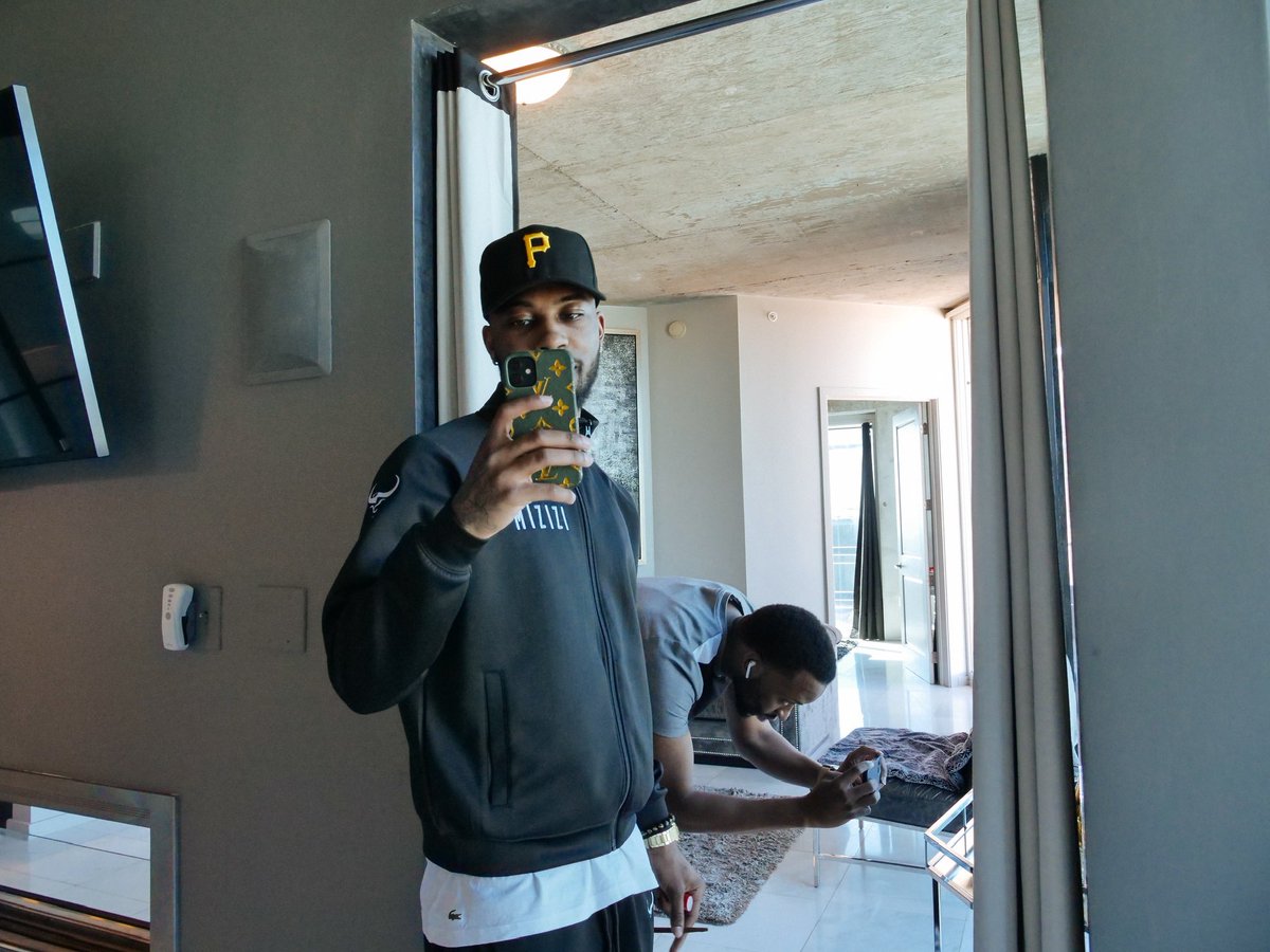 itsmsaw's tweet image. I started working with Devy when he was a jr in high school. We spent those first couple years working on his voice, sound, writing, performance, catalog, etc. building a solid foundation. Development is a lifelong journey full of lessons &amp;amp; failures but success is in perseverance