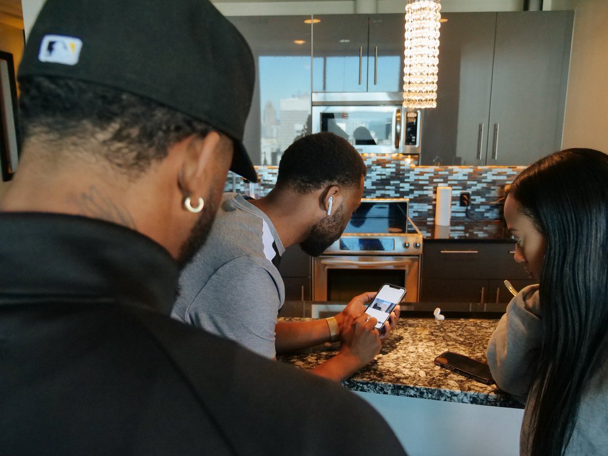 itsmsaw's tweet image. I started working with Devy when he was a jr in high school. We spent those first couple years working on his voice, sound, writing, performance, catalog, etc. building a solid foundation. Development is a lifelong journey full of lessons &amp;amp; failures but success is in perseverance