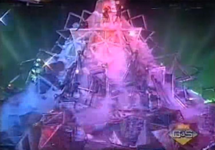 "Let's send it down to Mo ... MO!"