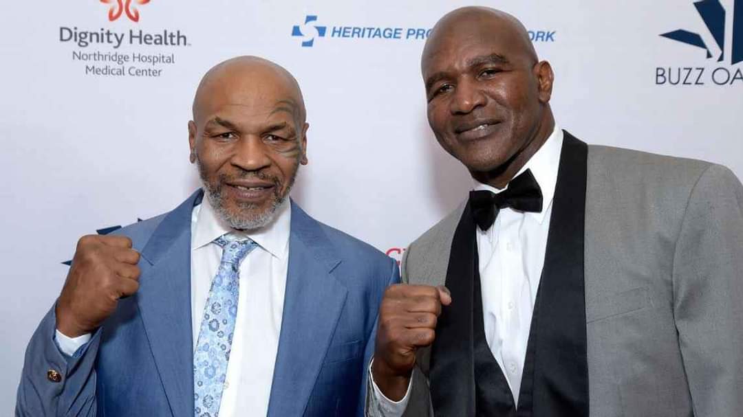 PidoMano_'s tweet photo. ¡RECHAZÓ LA OFERTA! 😳

Mike Tyson no aceptó la pelea contra Evander Holyfield que le dejaría en su bolsillo 25 MILLONES DE DÓLARES GARANTIZADOS. https://t.co/qTfgYRUr0M