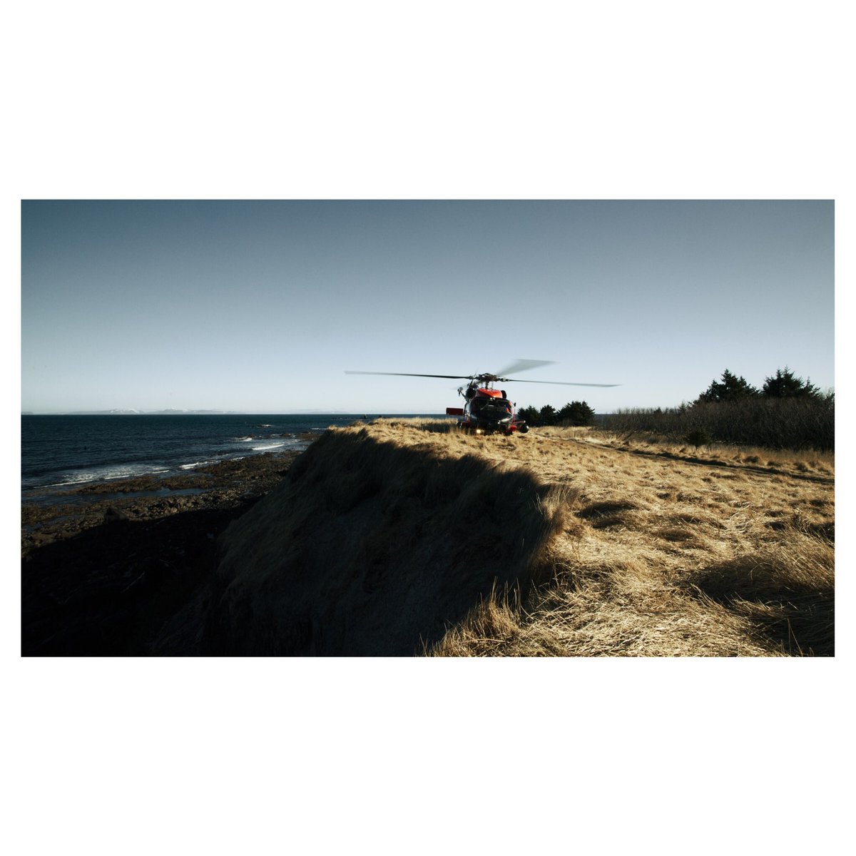 thedanpalen's tweet photo. Getting edgy.
#h60 #aviationphotography #uscg #thedanpalen #bwphotography #avgeeks #aviation #rotorhead #flightmechanic #military #canonphotography #canon #canon1dxmkii #1dxmkii #bwphotography #fineartphotography #chiaroscuro #chiaroscurophotography https://t.co/8zKhmdFjJI