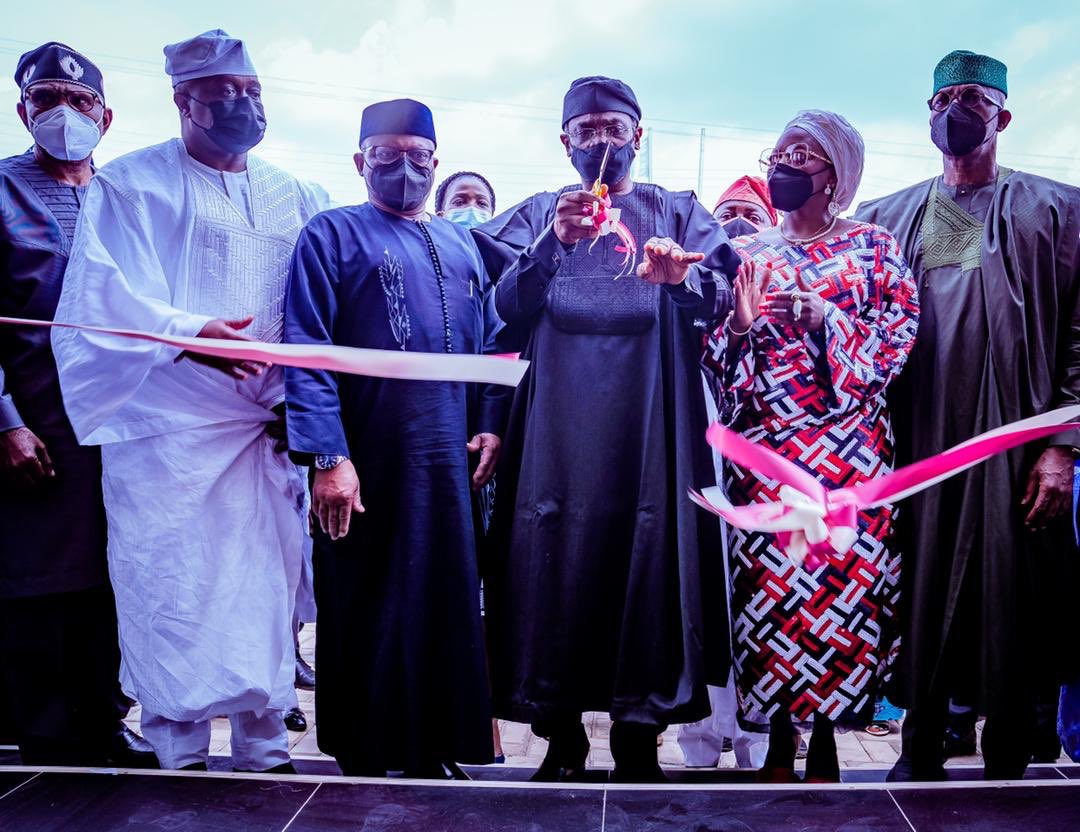 SpeakerGbaja's tweet photo. We need innovative solutions, collaboration to address health challenges - @femigbaja 

The @HouseNGR Speaker, Rep Femi Gbajabiamila, has highlighted the need for innovative solutions and collaborations to address the challenges confronting the health sector in Nigeria. https://t.co/EU2sYAOXMk