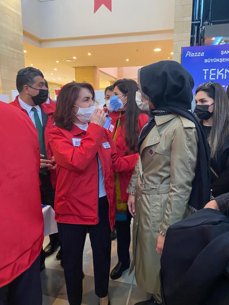 KADEM Şanlıurfa Yönetim Kurulu Üyelerimiz <a href="/sanliurfabld/">Şanlıurfa Büyükşehir 🇹🇷</a> tarafından düzenlenen "Teknoloji Şenliği" programına katılım sağladı.

<a href="/kademorgtr/">KADEM</a>
<a href="/SalihaOkurGmr/">Saliha Okur Gümrükçüoğlu</a>
<a href="/Dilsahozturkmen/">Dilşah BEYAZ ÖZTÜRKMEN🇹🇷</a>