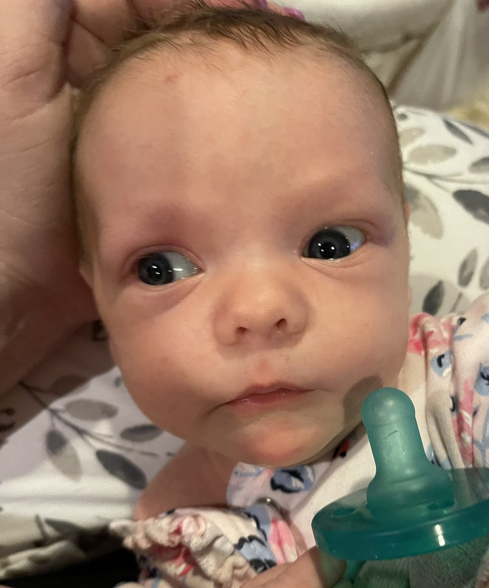 Be still my heart. My tiny human is perfection 🥰