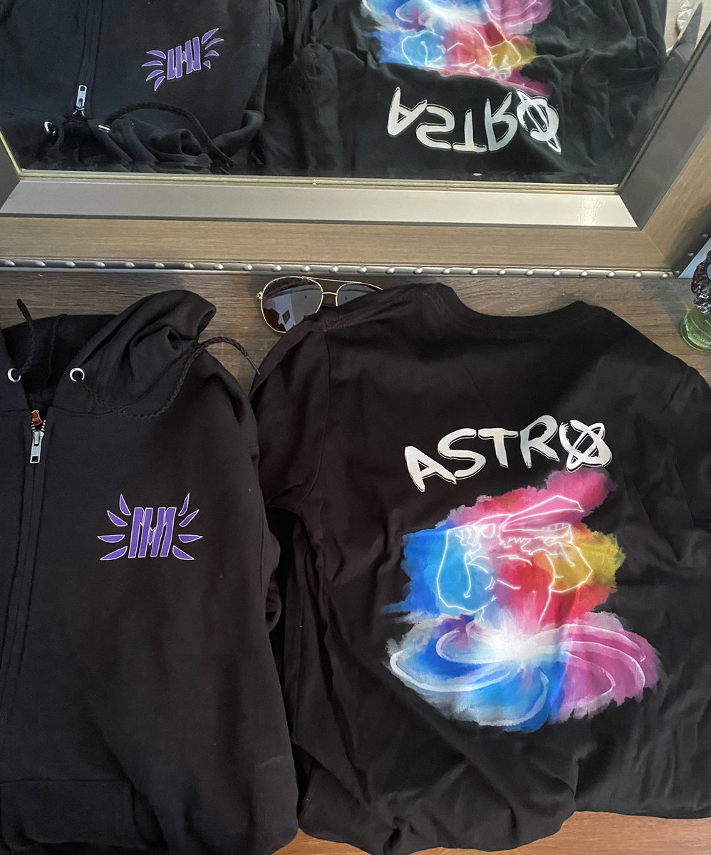 JessPlqys's tweet photo. Forgot to post but I got these a few days ago🔥🦅 @Heelmike @HeelGG_ https://t.co/XzJbKcMbOY