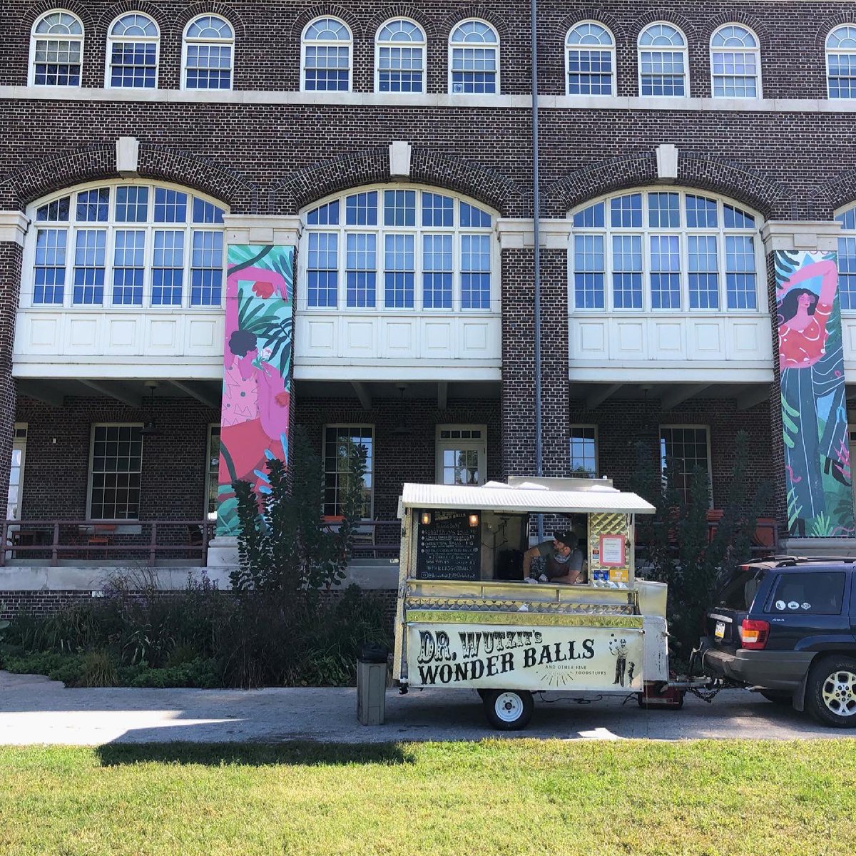 NavyYardPhila's tweet photo. Happy spring! The Navy Yard Lunch Truck Lineup is back this week! We will be at the Marine Parade Grounds every Tuesday and Thursday from 11 am to 2 pm. 

This week’s schedule:
Tuesday 3/23 @burritofelizphilly 🌮 
Thursday 3/25 @DrWutzit 🍡

#lunchtrucklineup #discovertheyard https://t.co/ff7S0KYX6N